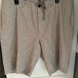 Men’s Perry Ellis drawstring linen shorts. Pockets. Zipper and button. Size 36